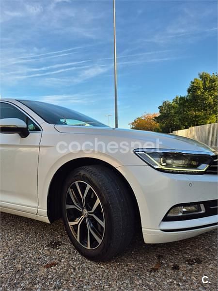 Blanco Usado 2016 VW Passat Edition Berlina | 9900 € (Precio justo) - Imagen 1/4