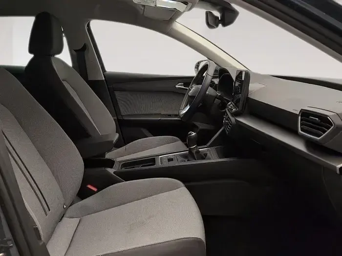 Usado Seat Leon Style 116 CV (85 kW) 2025 Gris