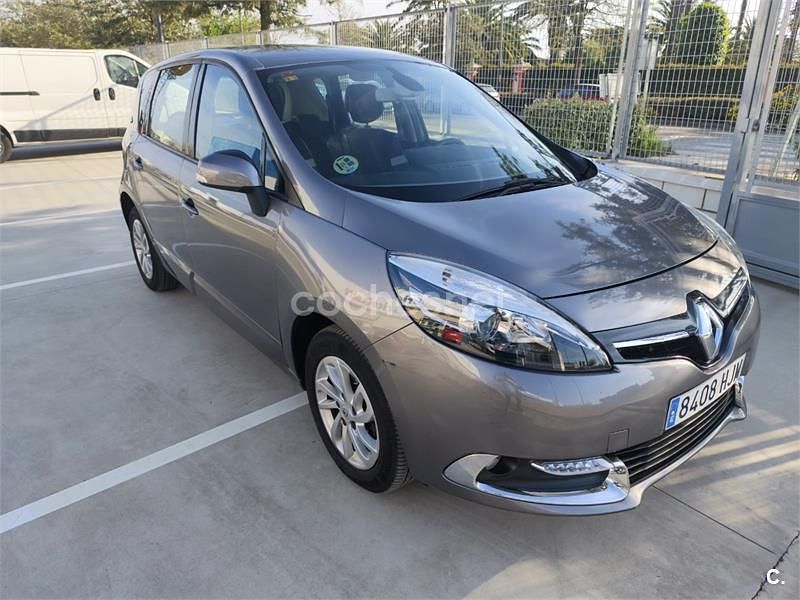 Usado Renault Scénic III Business 110 CV (80 kW) 2012 Beige Monovolumen