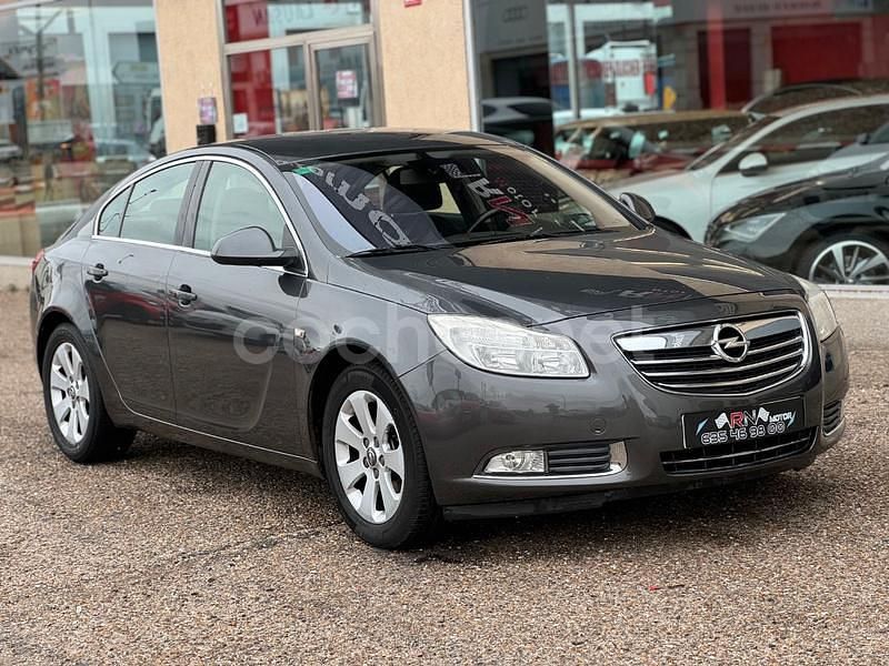 Gris / plata Usado 2010 Opel Insignia Edition Berlina | 6990 € (Un poco caro) - Imagen 1/4