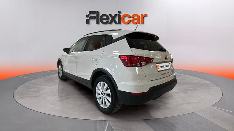 Usado Seat Arona Style 95 CV (69 kW) 2019 Blanco SUV