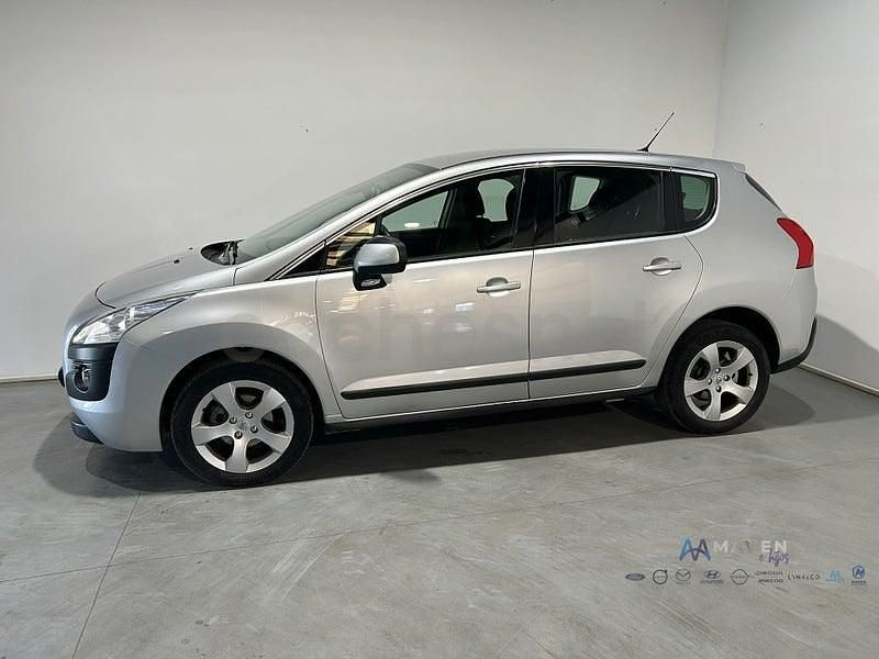 Usado Peugeot 3008 Access 115 CV (84 kW) 2013 Gris / plata Familiar