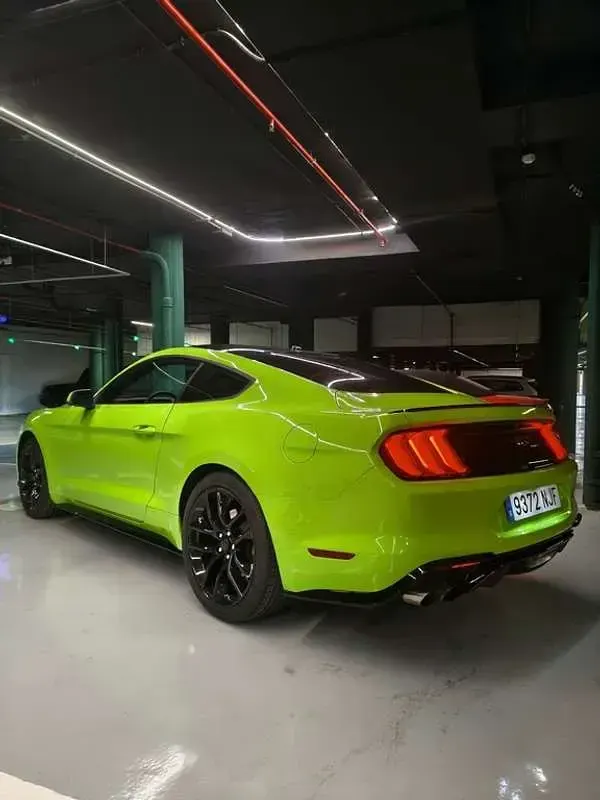 Usado Ford Mustang Fastback 291 CV (214 kW) 2020 Verde Coupe