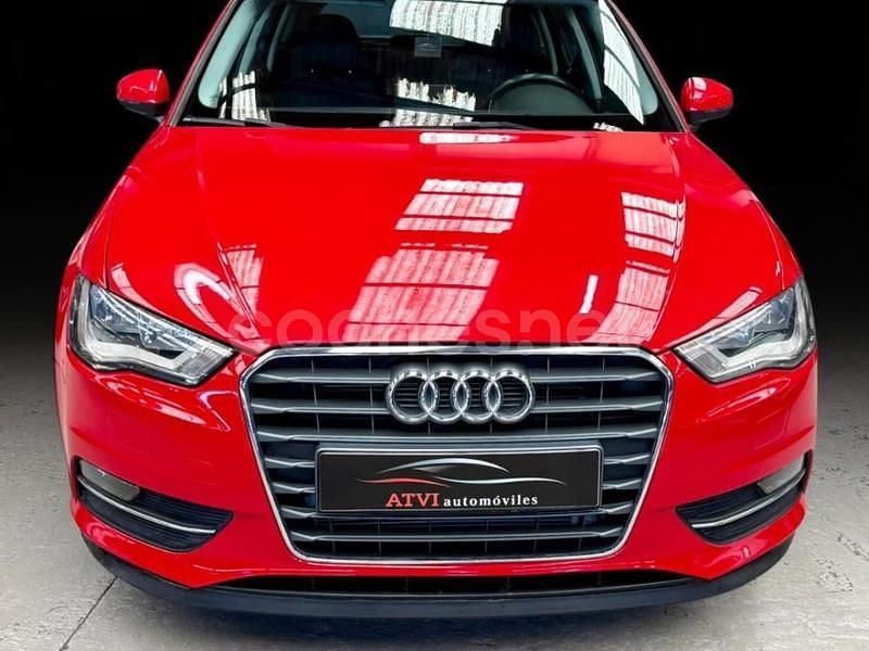 Usado Audi A3 Ambiente 105 CV (77 kW) 2014 Rojo Berlina