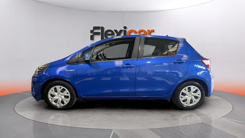 Käytetty Toyota Yaris Hybrid Business Edition 116 HP (85 kW) 2020 Sininen Sedan