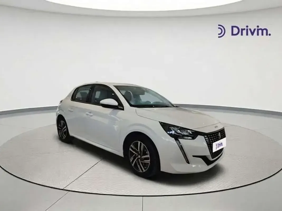 Usado Peugeot 208 Active 102 CV (75 kW) 2021 Blanco Utilitario