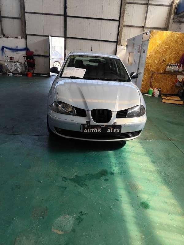 Usado Seat Ibiza Sport 100 CV (73 kW) 2003 Azul Utilitario