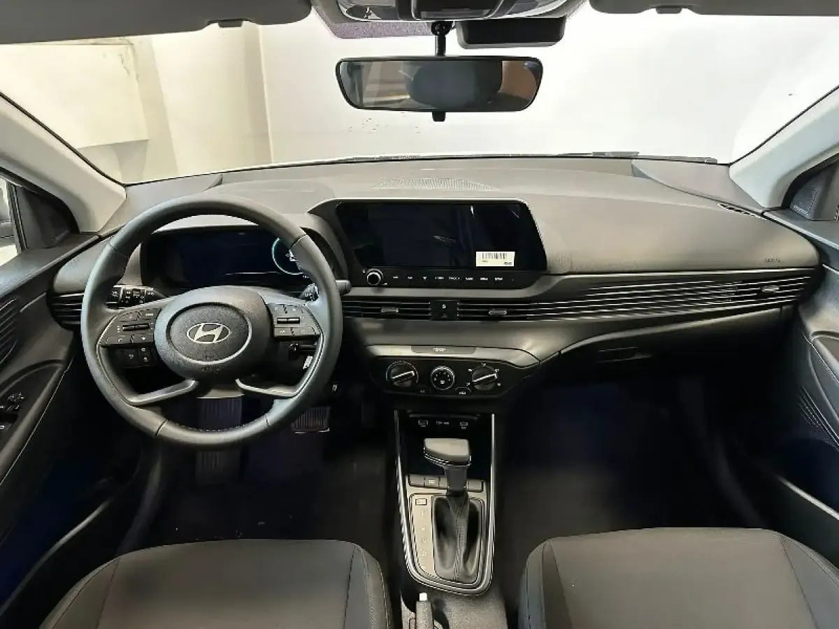 Usado Hyundai i20 100 CV (73 kW) 2025 Verde Utilitario