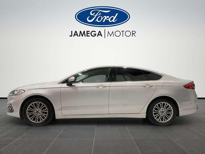 Usado Ford Mondeo Titanium 186 CV (136 kW) 2021 Gris Berlina