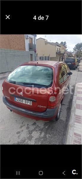 Usado Citroën Xsara Picasso 90 CV (66 kW) 2001 Granate Monovolumen