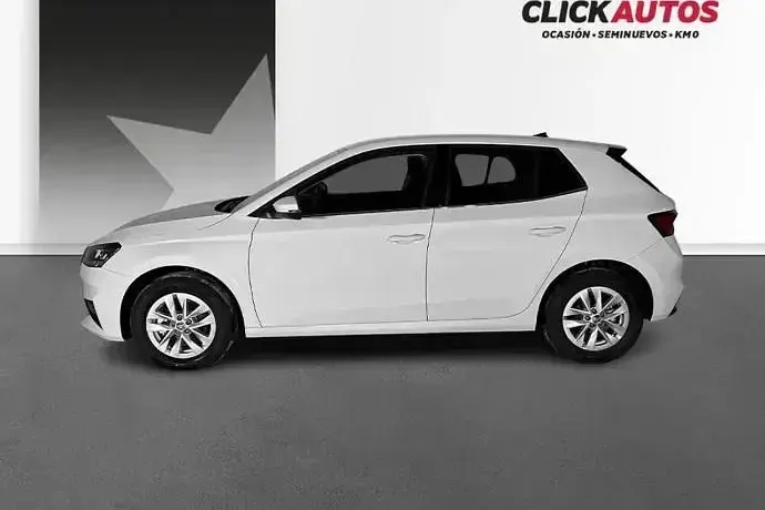 Usado Skoda Fabia Selection 115 CV (84 kW) 2025 Blanco Utilitario