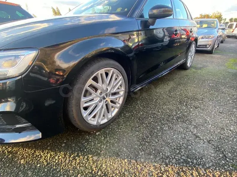 Usado Audi A3 150 HP (110 kW) 2018 Preto Sedan
