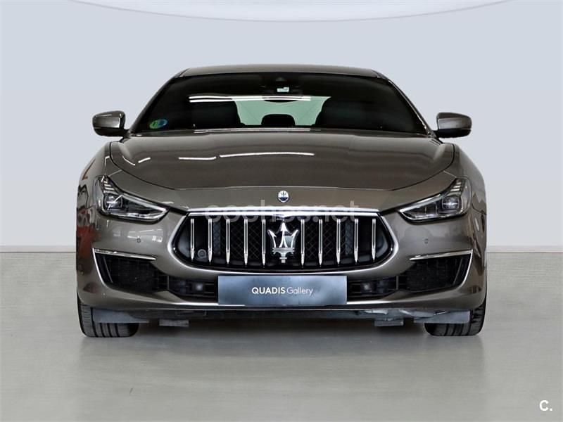Gris / plata Usado 2023 Maserati Ghibli GT Berlina | 89.000 € - Imagen 1/4
