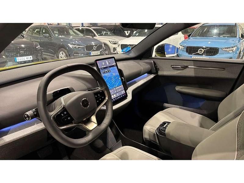 Usado Volvo EX30 Plus 200 kW (272 CV) 2024 Amarillo SUV