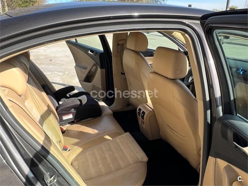 Brugt VW Passat Highline 150 HK (110 kW) 2006 Brun Sedan