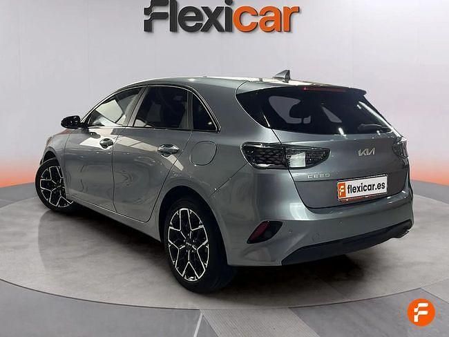 Usado Kia Ceed Style 120 CV (88 kW) 2024 Gris Utilitario