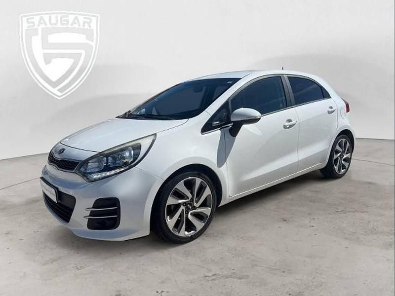 Blanco Usado 2016 Kia Rio Berlina | 8990 € (Precio justo) - Imagen 1/4