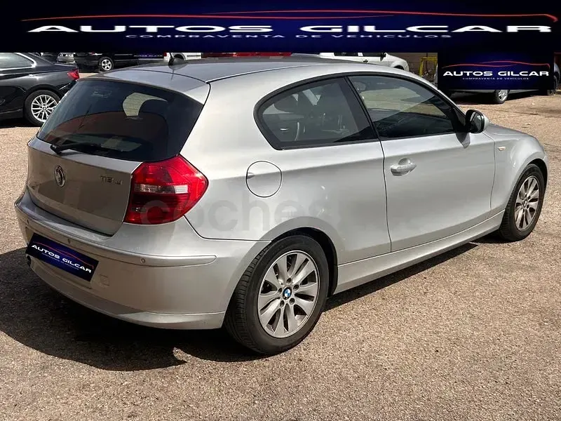 Usado BMW 118 143 CV (105 kW) 2010 Gris / plata Utilitario