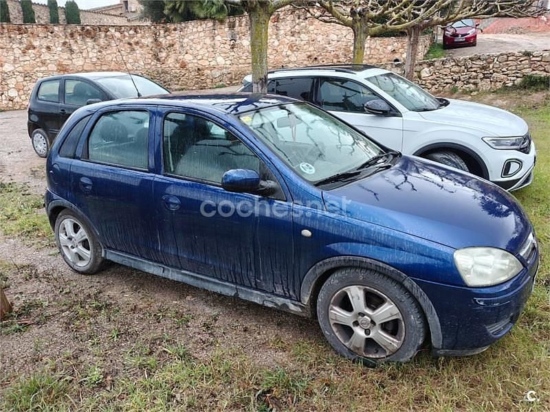 Usado Opel Corsa Essentia 75 HP (55 kW) 2005 Azul Citadino