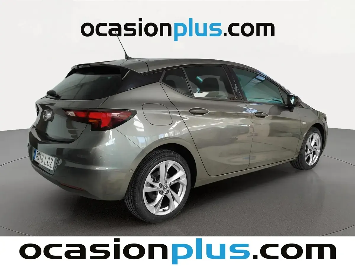 Usado Opel Astra GS Line 110 CV (80 kW) 2020 Gris Utilitario