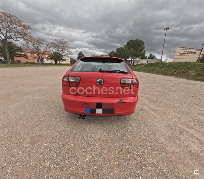 Usado Seat Leon 150 CV (110 kW) 2005 Rojo Utilitario