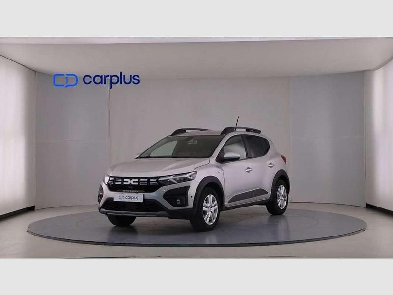 Usado Dacia Sandero Expression 91 CV (66 kW) 2023 Gris Utilitario