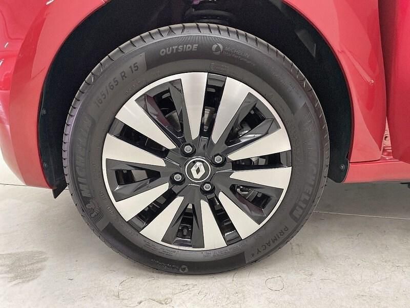 Usado Renault Twingo Techno 60 kW (82 CV) 2024 Rojo Utilitario