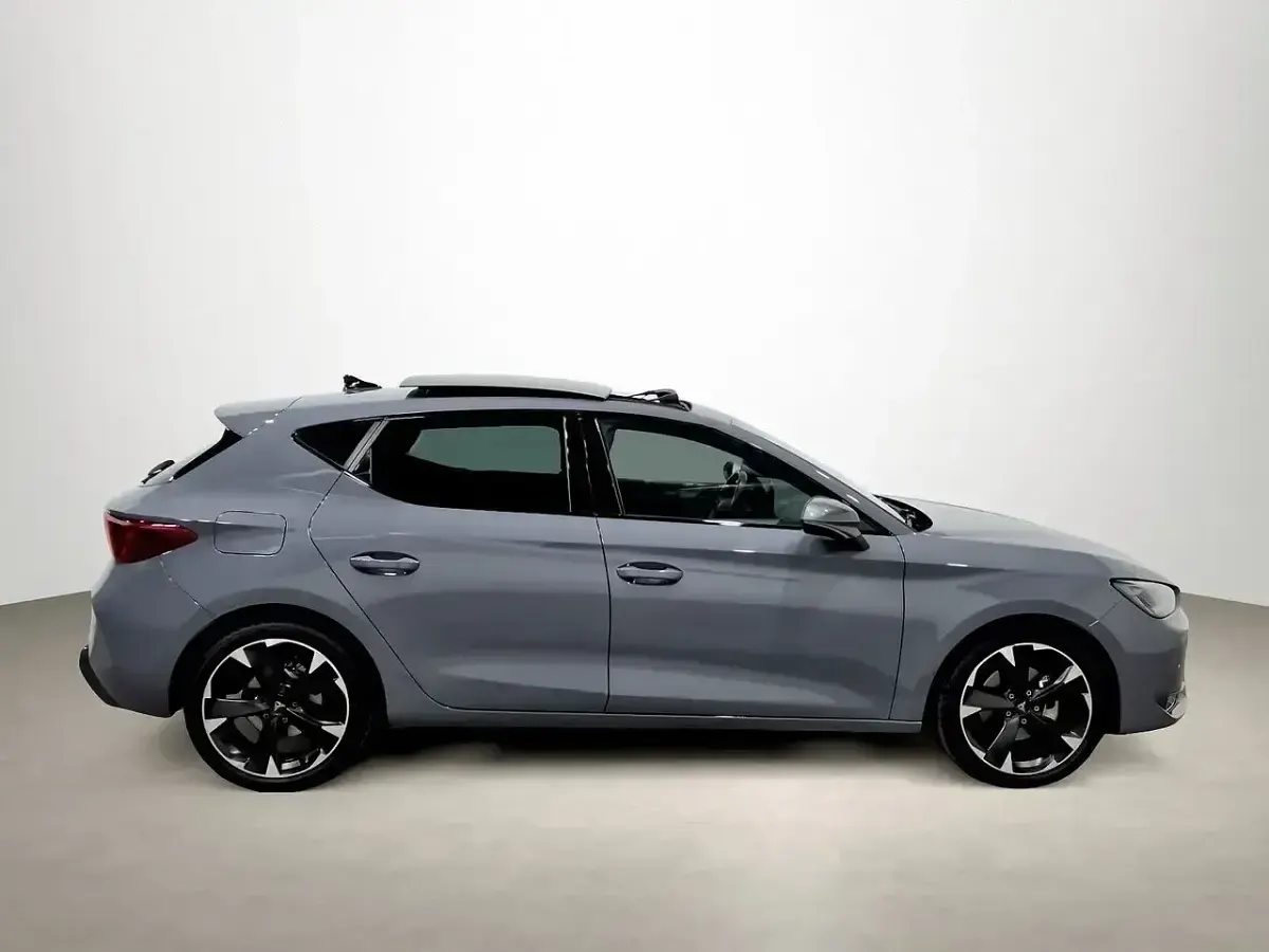 Usado Cupra Leon 150 CV (110 kW) 2024 Gris Utilitario