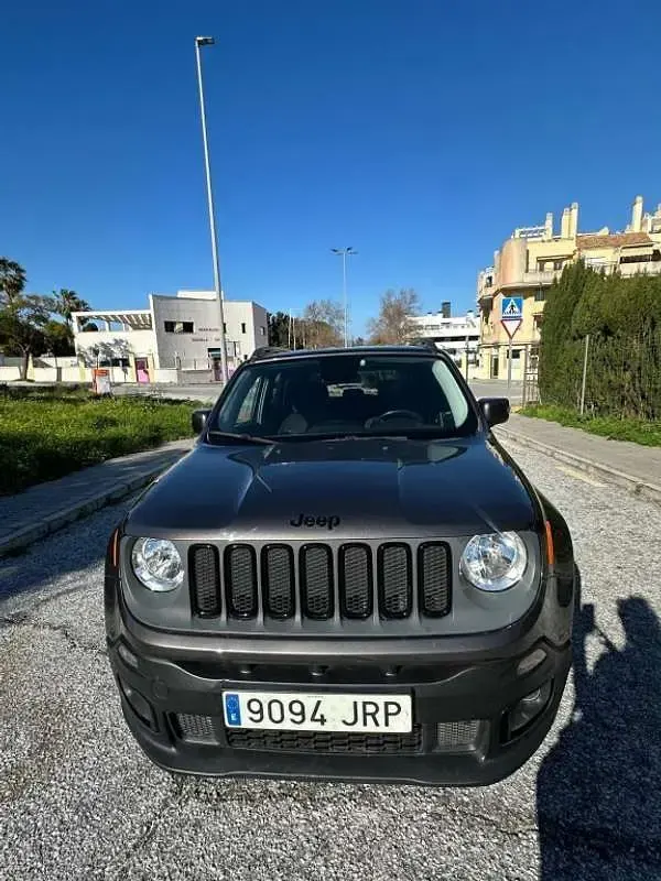 Usado Jeep Renegade Sport 120 CV (88 kW) 2016 Gris SUV