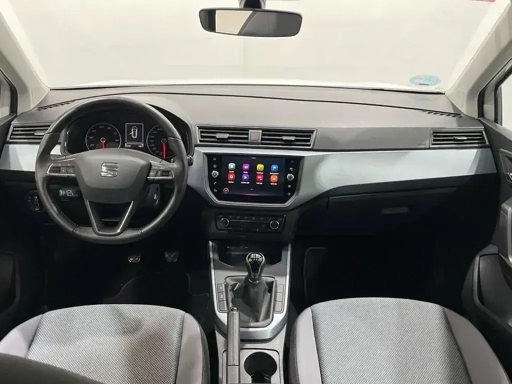 Usado Seat Arona Style 110 CV (80 kW) 2021 Blanco SUV