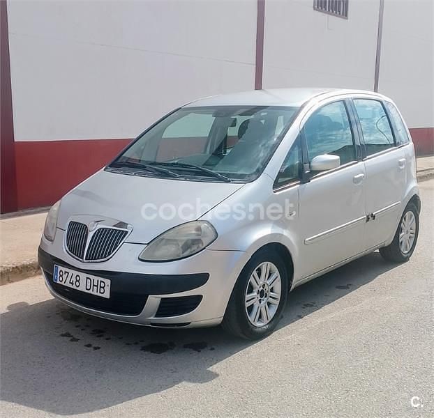Gris / plata Usado 2005 Lancia Musa Monovolumen | 1200 € - Imagen 1/4