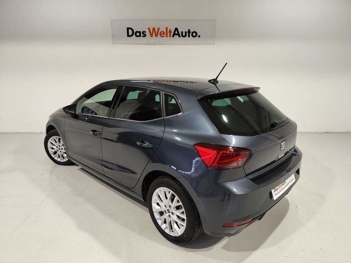 Gris Usado 2024 Seat Ibiza Berlina | 16.900 € (Precio justo) - Imagen 1/4