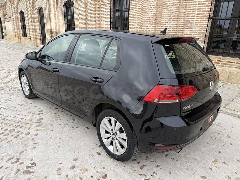 Usado VW Golf VII Advance 105 CV (77 kW) 2014 Azul Berlina