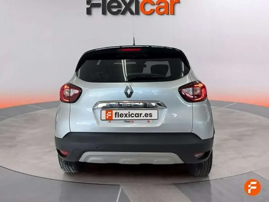 Usado Renault Captur Zen 90 CV (66 kW) 2019 Gris SUV