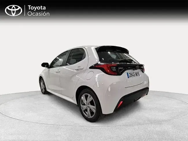 Usado Toyota Yaris Active 116 CV (85 kW) 2025 Blanco Utilitario