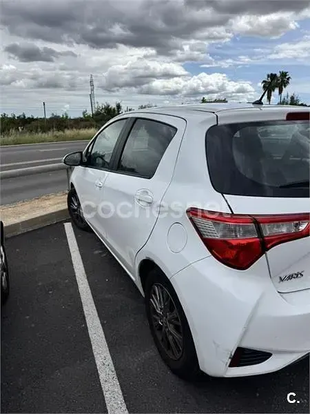 Begagnad Toyota Yaris City 69 HK (50 kW) 2018 Vit Sedan