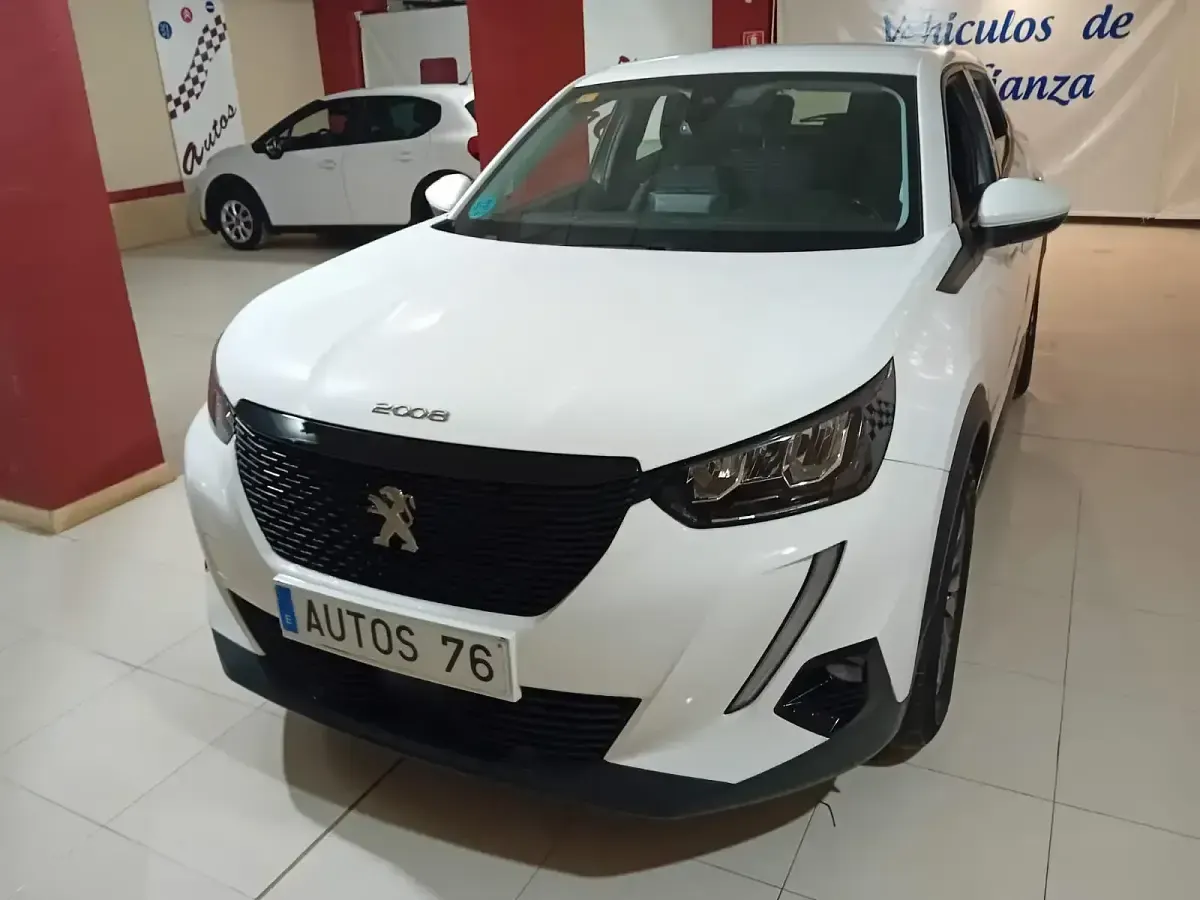 Usado Peugeot 2008 Active 110 CV (80 kW) 2021 Blanco SUV