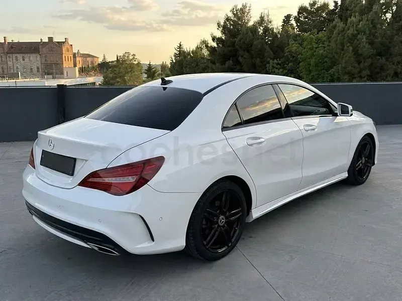 Usado Mercedes CLA200 136 CV (100 kW) 2018 Blanco Coupe