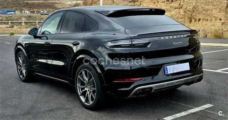 Usado Porsche Cayenne E-Hybrid Coupe Platinum Edition 462 CV (339 kW) 2021 Negro SUV