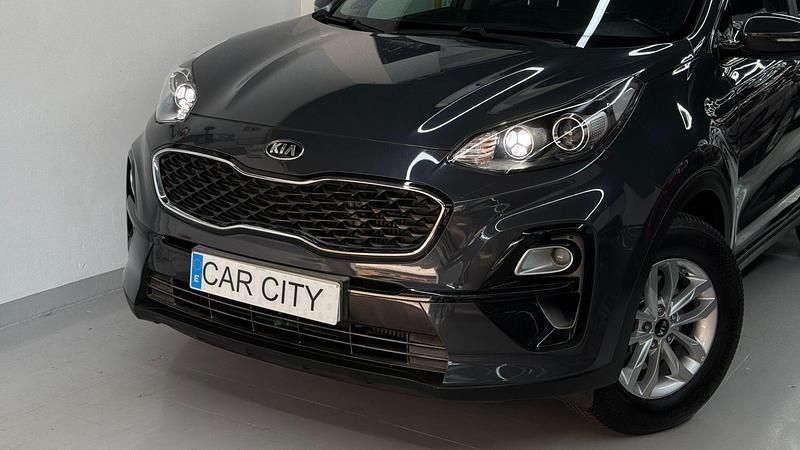 Usado Kia Sportage 136 CV (100 kW) 2020 Gris / plata SUV