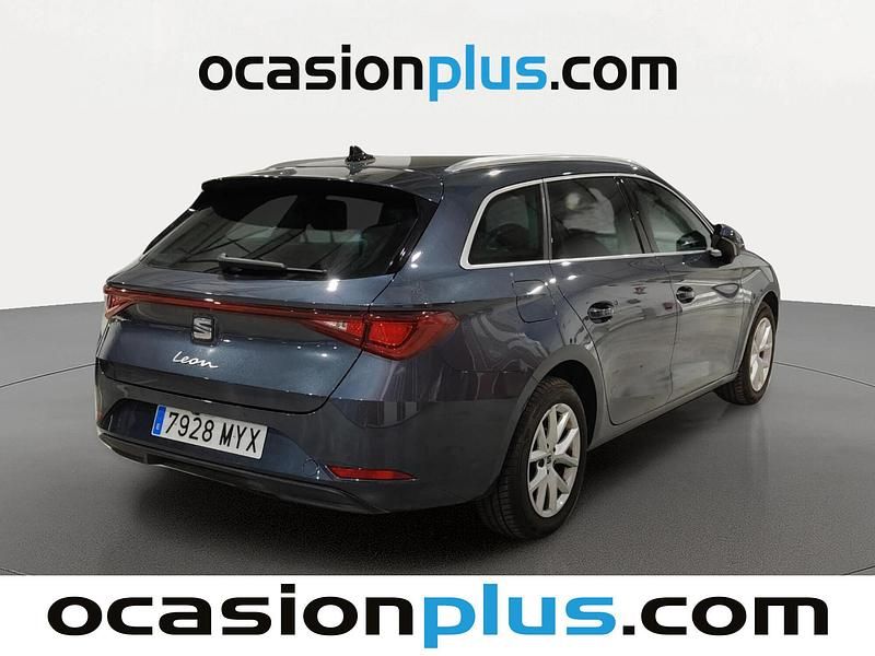 Usado Seat Leon Style 116 CV (85 kW) 2025 Gris / plata Familiar