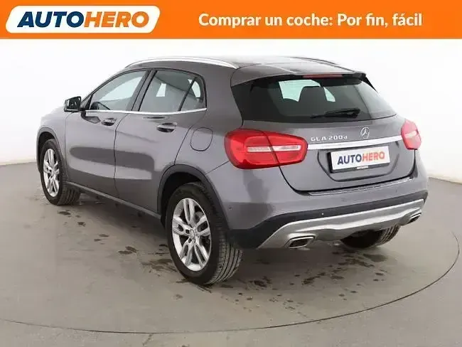 Begagnad Mercedes GLA200 Urban 136 HK (100 kW) 2017 Grå SUV
