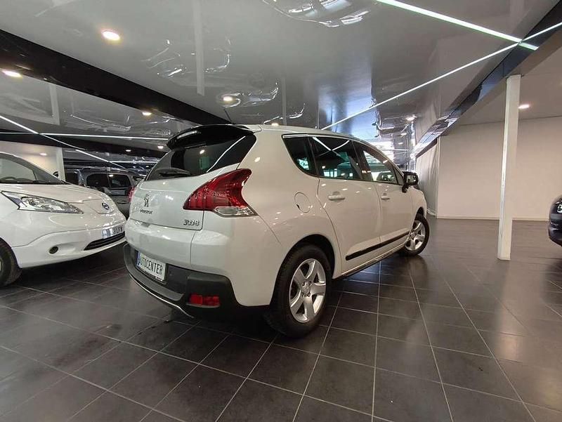 Usado Peugeot 3008 200 CV (147 kW) 2014 Blanco Familiar