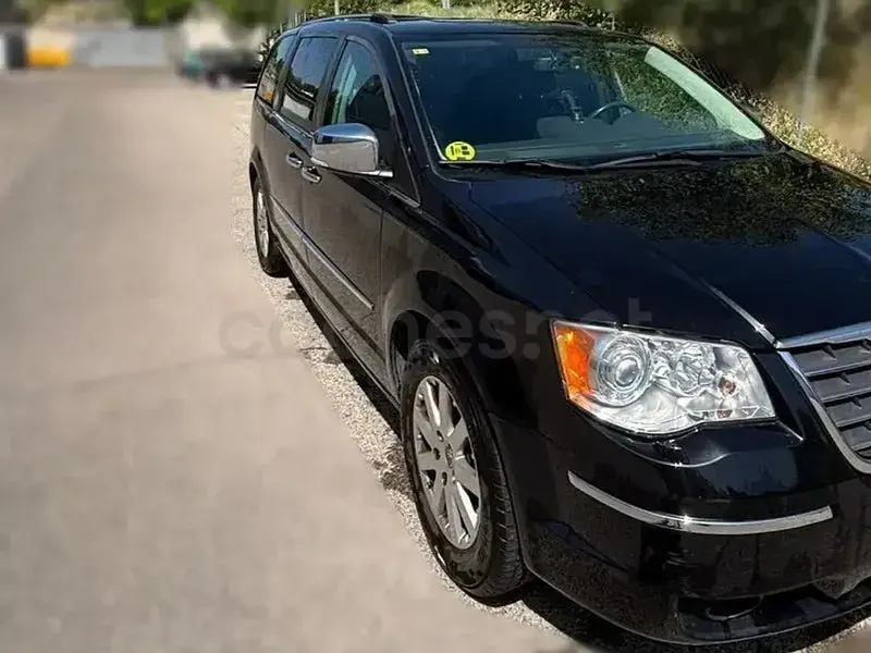 Usado Chrysler Grand Voyager 163 CV (119 kW) 2011 Negro Monovolumen