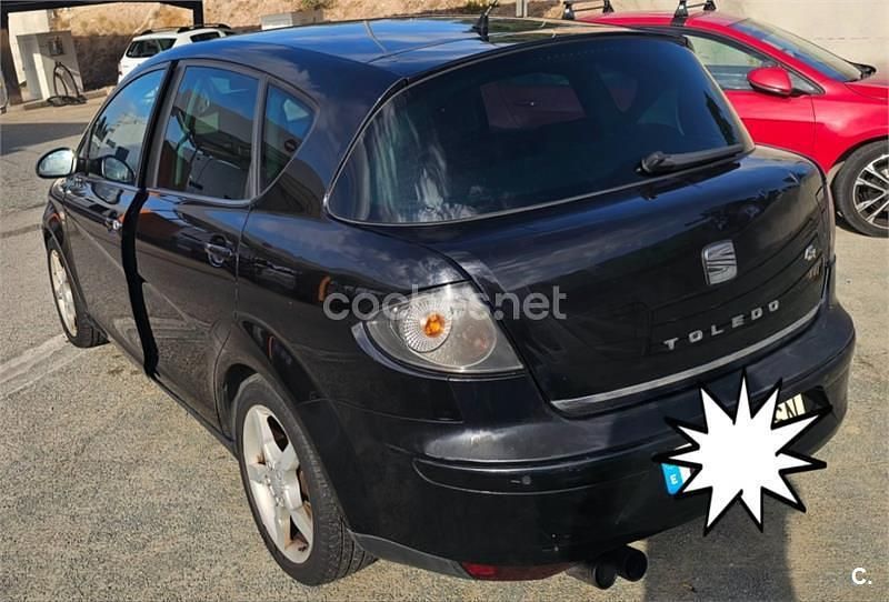 Usado Seat Toledo Sport 140 CV (102 kW) 2005 Negro Berlina