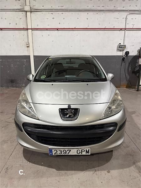 Usado Peugeot 207 70 CV (51 kW) 2009 Gris / plata Berlina