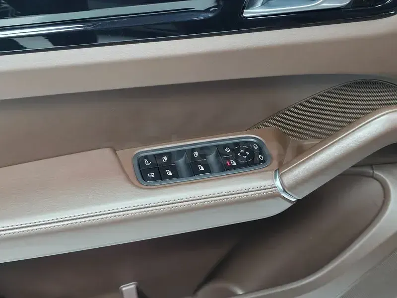 Occasion Porsche Cayenne 462 PK (339 kW) 2019 Bruin SUV