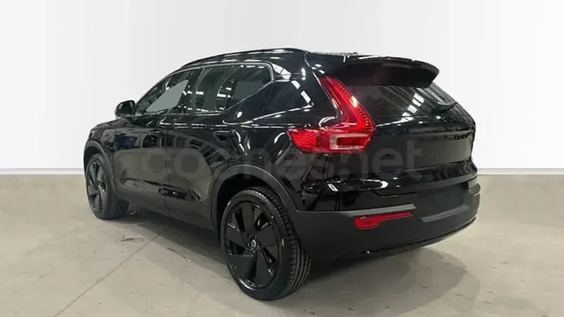Nuevo Volvo XC40 Plus 163 CV (119 kW) 2026 Negro SUV