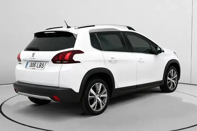 Usado Peugeot 2008 Allure 110 CV (80 kW) 2019 Blanco SUV