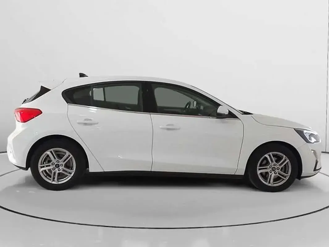 Usado Ford Focus Trend+ 120 CV (88 kW) 2022 Blanco Utilitario